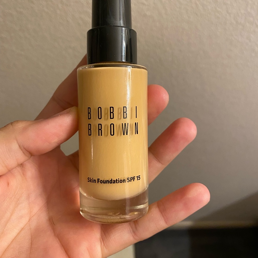 Bobbi Brown Foundation [Warm Natural]